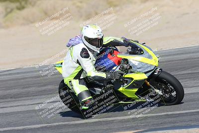 media/Dec-01-2025-Moto Forza (Mon) [[2daa91e15f]]/2-Intermediate Group/Session 4 Turn 9/